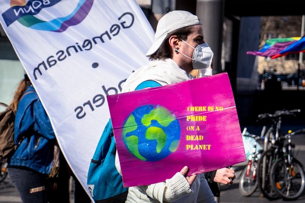Quelles sont les mesures et les actions mises en place pour favoriser le développement des énergies vertes ?